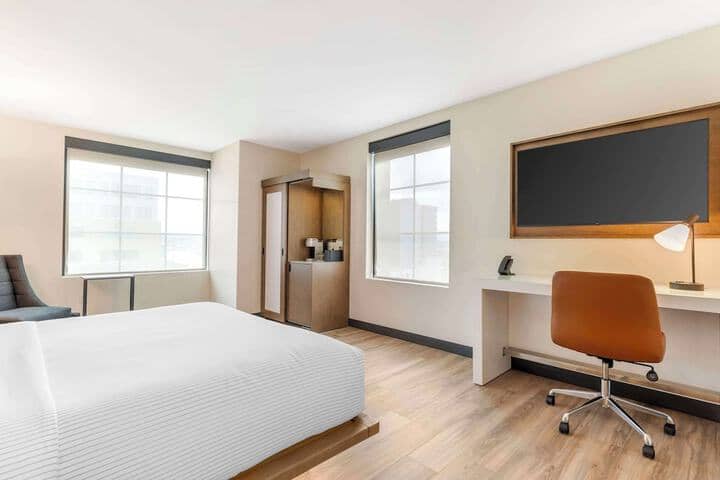 Room 18 of 79