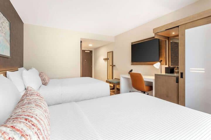 Room 10 of 79
