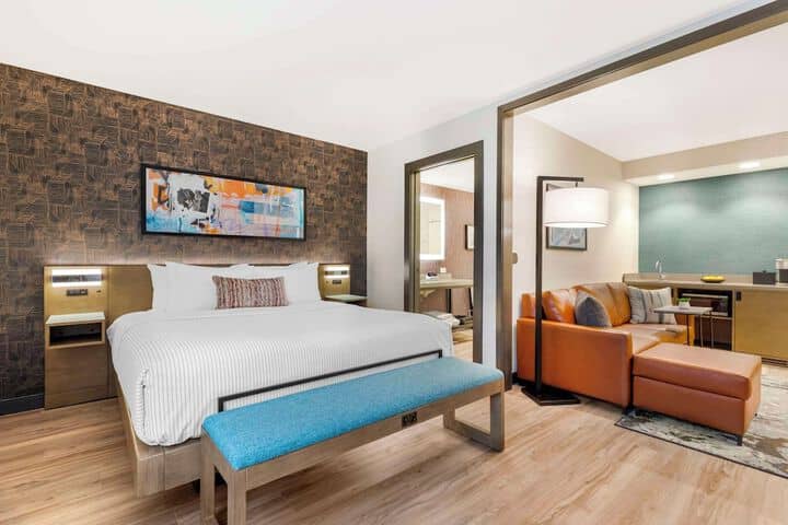 Room 20 of 79